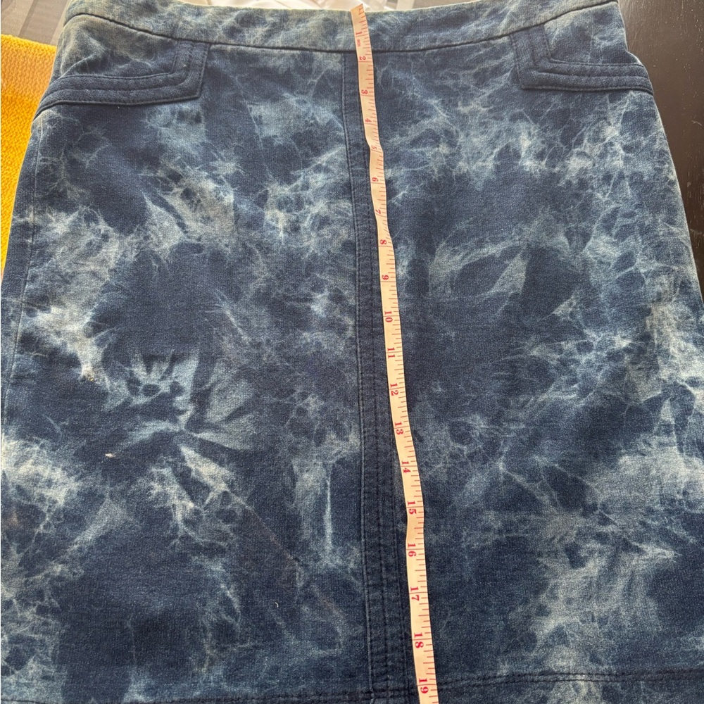 BCBGMaxAzria Blue Tie-Dye Pencil Skirt size Large
